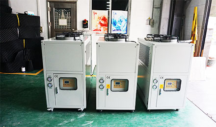 工業(yè)冷水機(jī)移動(dòng)方便嗎？